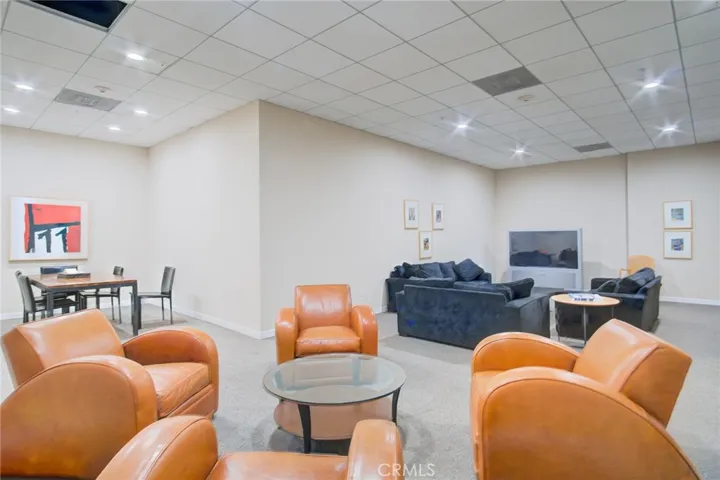 175 S Lake 402, Pasadena, California 91101