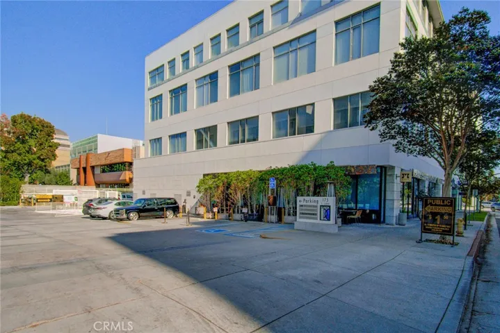 175 S Lake 402, Pasadena, California 91101