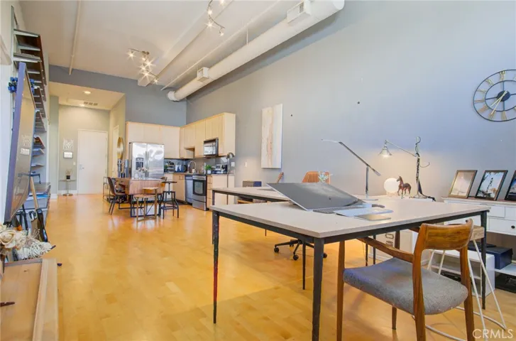 175 S Lake 402, Pasadena, California 91101