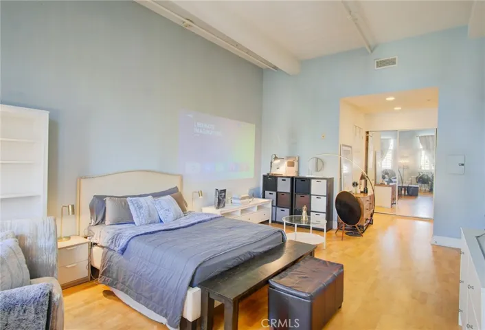 175 S Lake 402, Pasadena, California 91101
