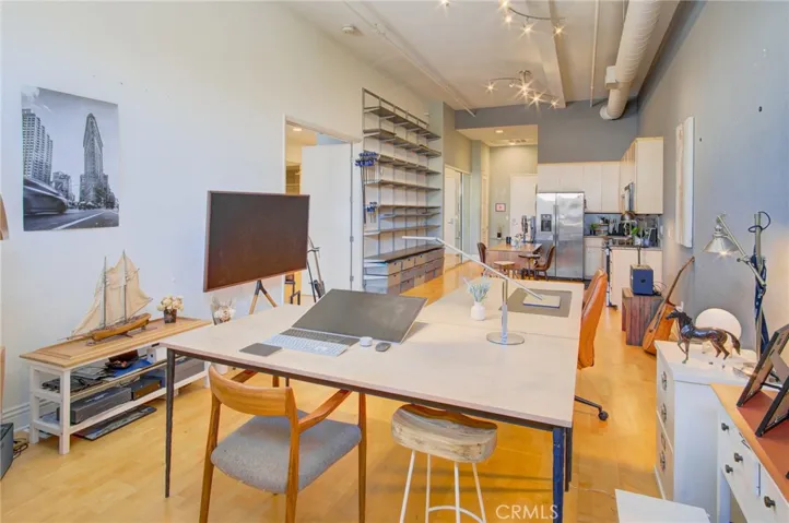 175 S Lake 402, Pasadena, California 91101