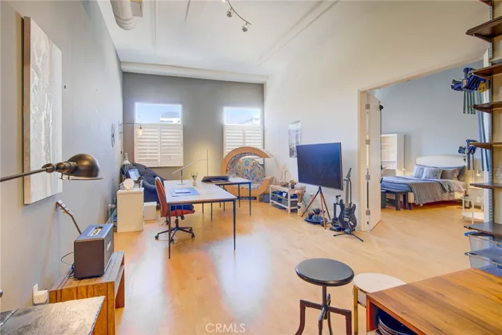 175 S Lake 402, Pasadena, California 91101