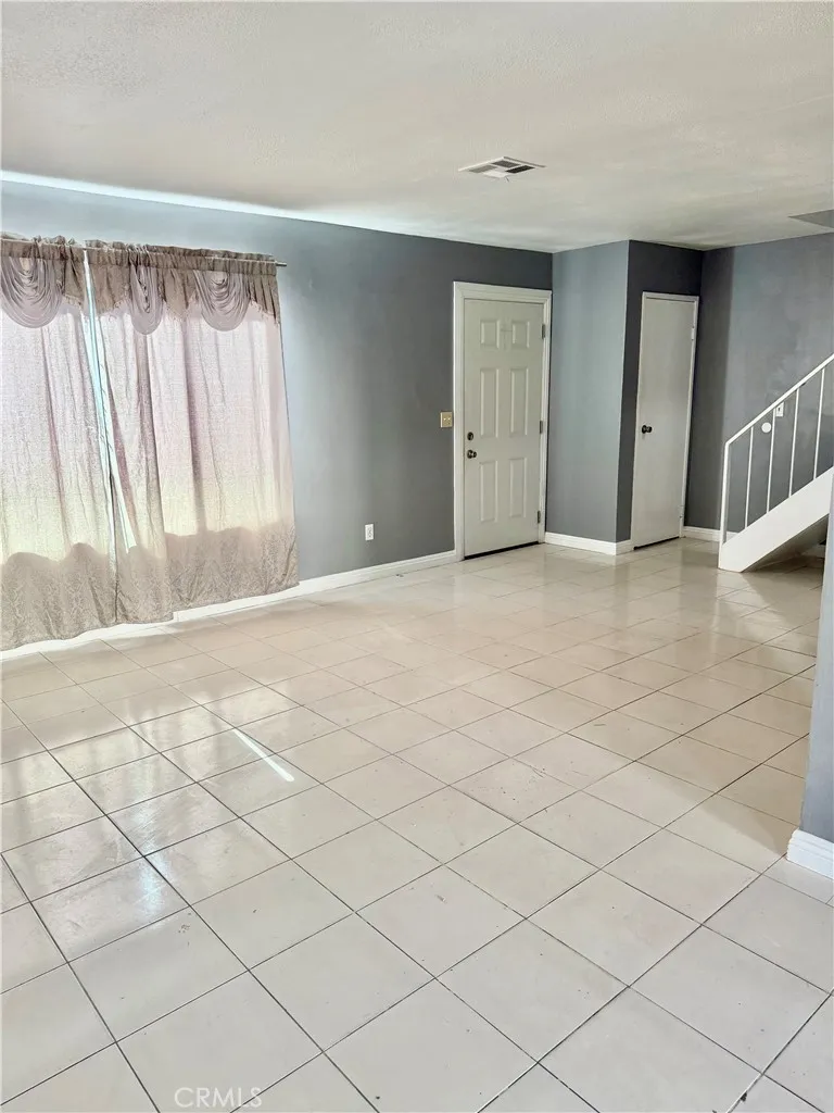 470 W Jackson, Rialto, California 92376 home-pic-4