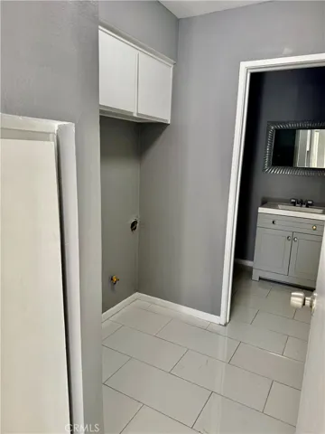 LEVEL 1, LAUNDRY HOOKUP/HALLWAY