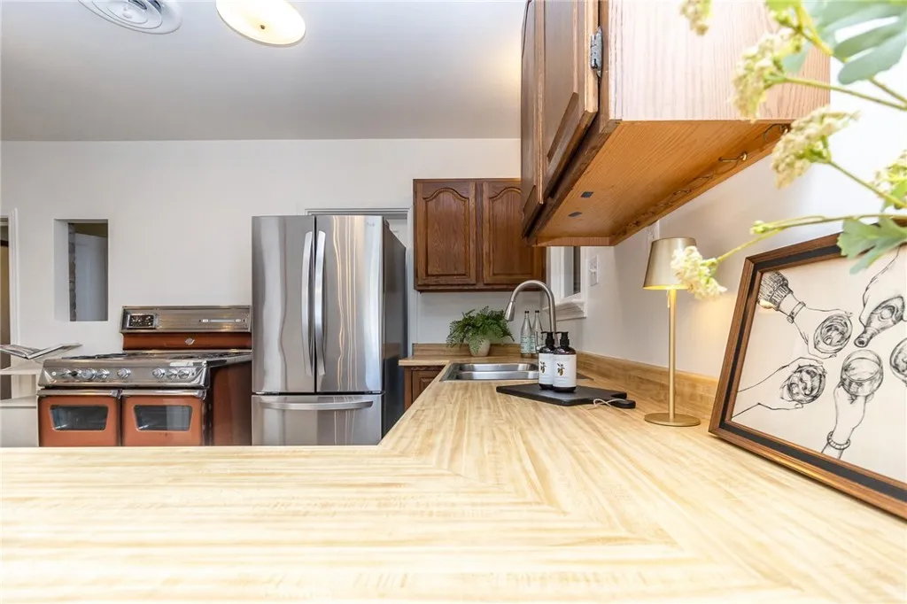 411 Bazoobuth Street, Needles, California 92363 home-pic-17