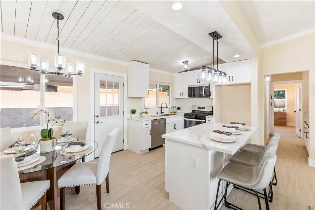 18203 Bellefont Drive, Azusa, California 91702 home-pic-5