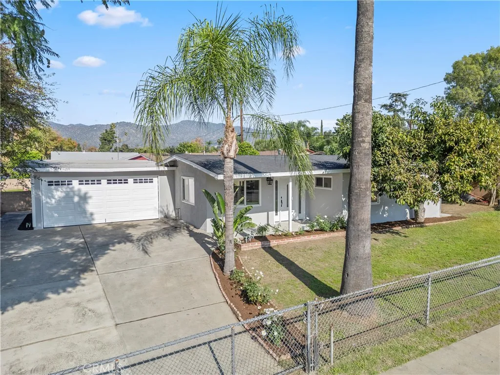 18203 Bellefont Drive, Azusa, California 91702 home-pic-1