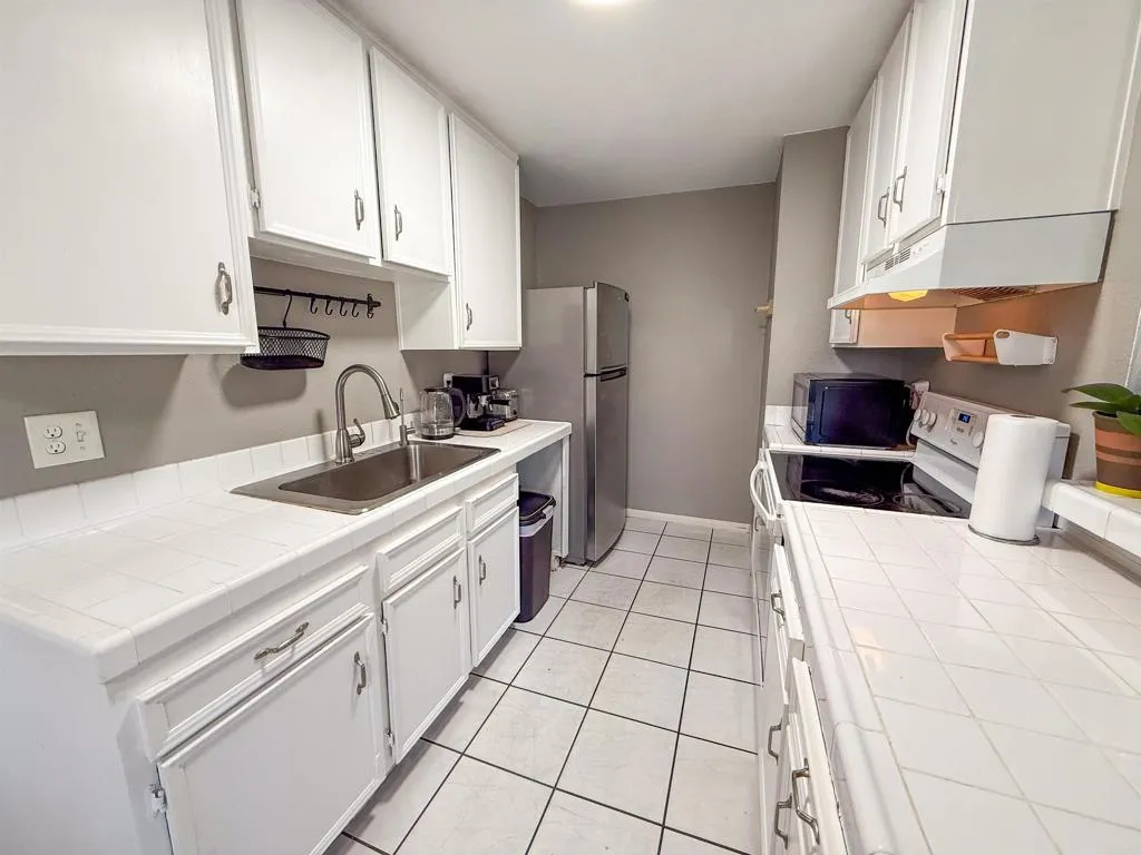 1675 Pentecost Way 3, San Diego, California 92105 home-pic-16