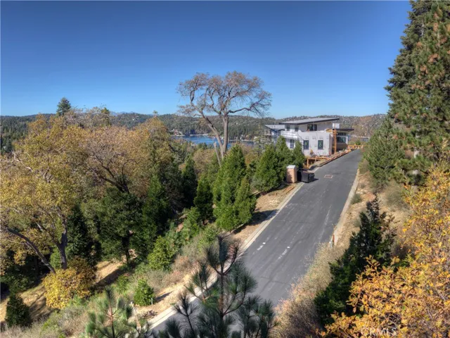 115 Mill Pond, Lake Arrowhead, California 92352