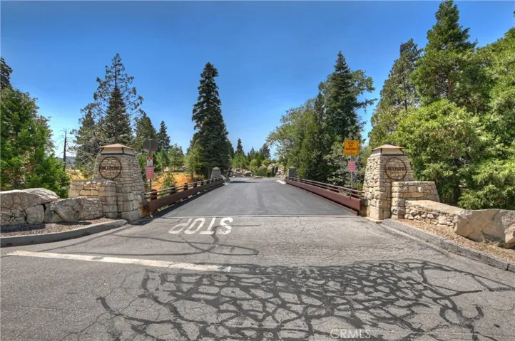 115 Mill Pond, Lake Arrowhead, California 92352
