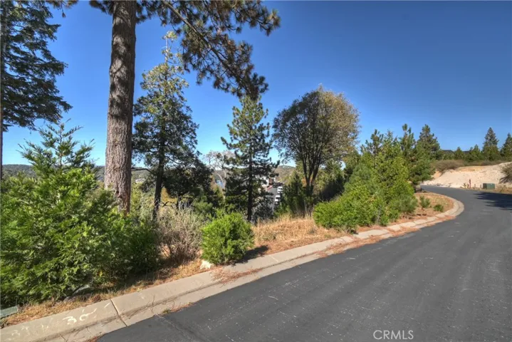115 Mill Pond, Lake Arrowhead, California 92352