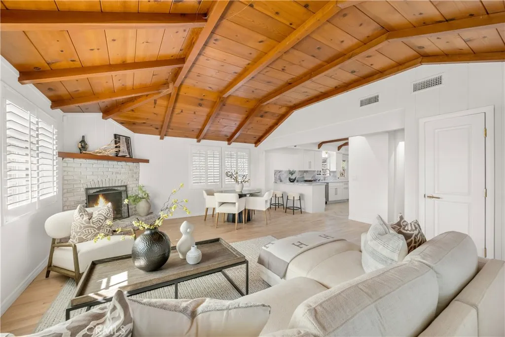 370 E 19th, Costa Mesa, California 92627 home-pic-6