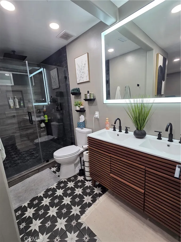 651 Record, East Los Angeles, California 90023 home-pic-8