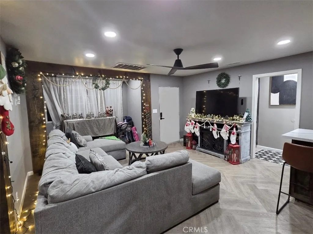 651 Record, East Los Angeles, California 90023 home-pic-3