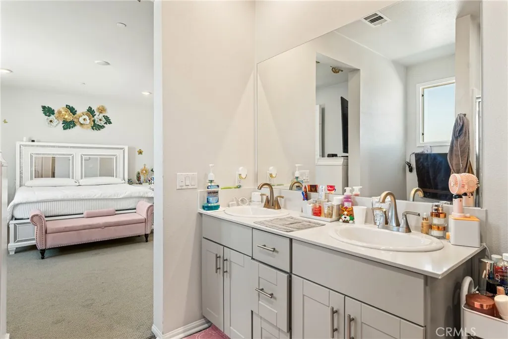 9623 Lasorda Court, Riverside, California 92503 home-pic-18