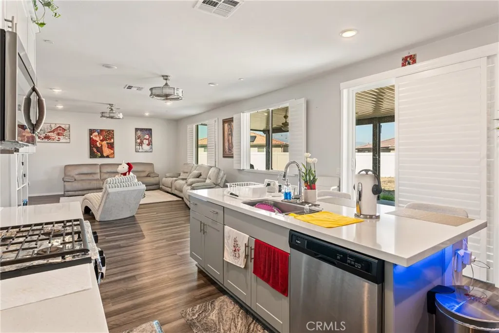 9623 Lasorda Court, Riverside, California 92503 home-pic-7