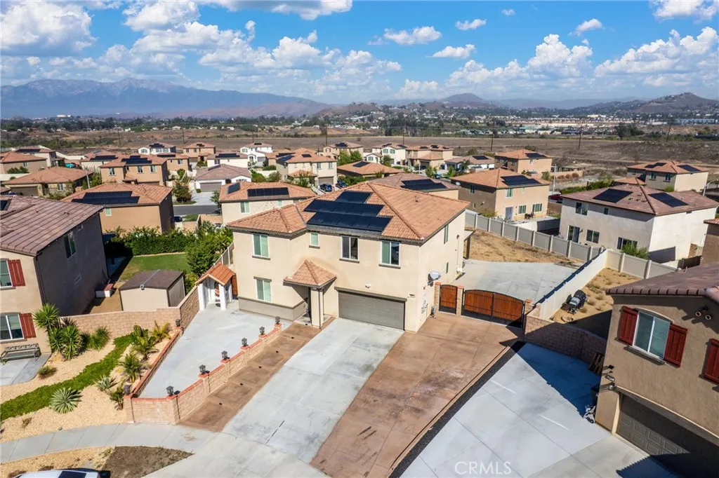 9623 Lasorda Court, Riverside, California 92503 home-pic-3