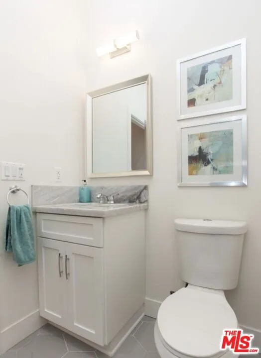 433 S Wilton Place, Los Angeles, California 90020 home-pic-13