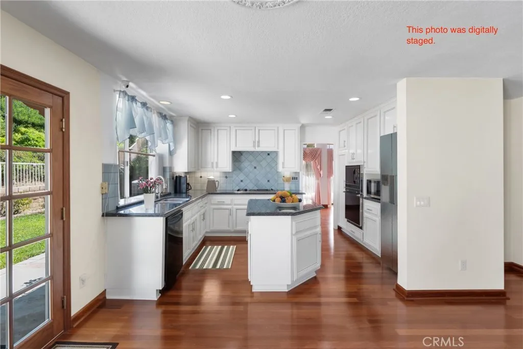 1611 San Almada, Corona, California 92882 home-pic-9