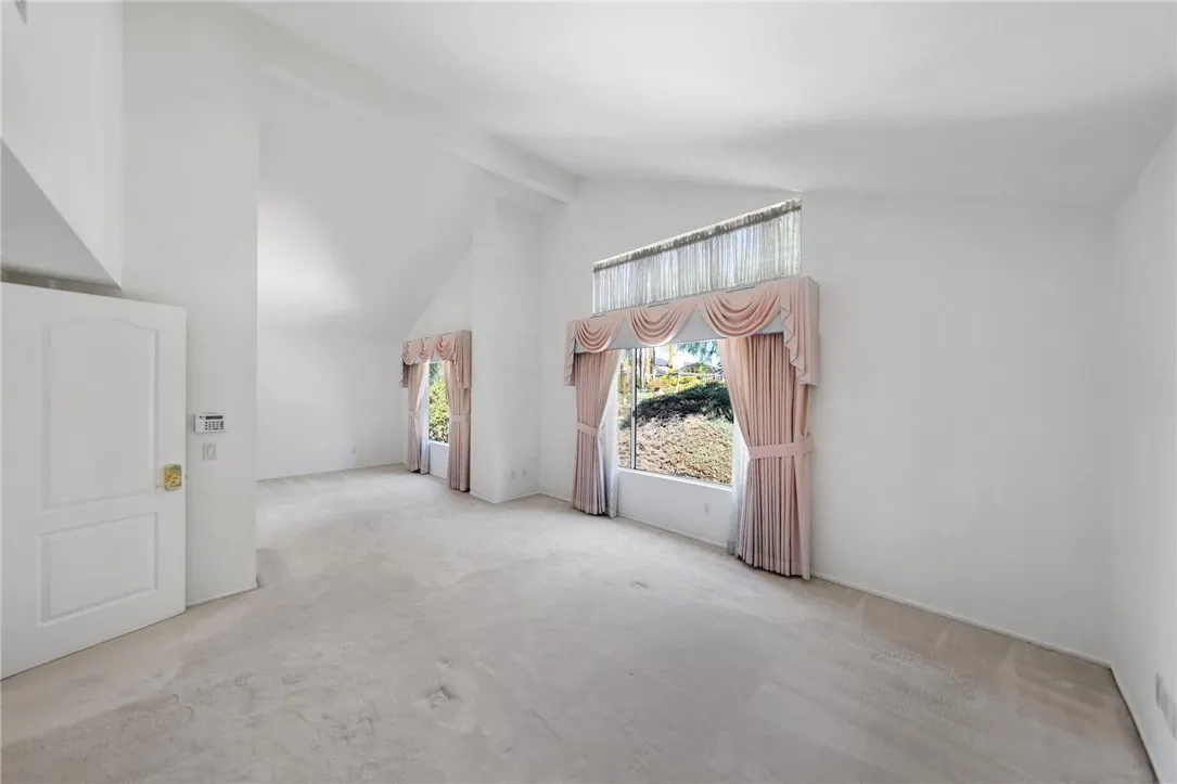 1611 San Almada, Corona, California 92882 home-pic-32