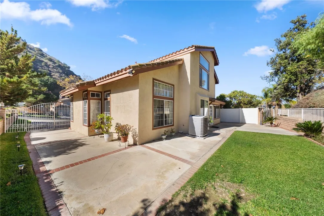 1611 San Almada, Corona, California 92882 home-pic-23