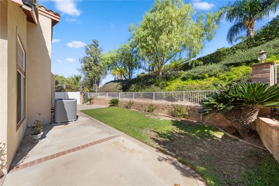 1611 San Almada, Corona, California 92882 home-pic-27