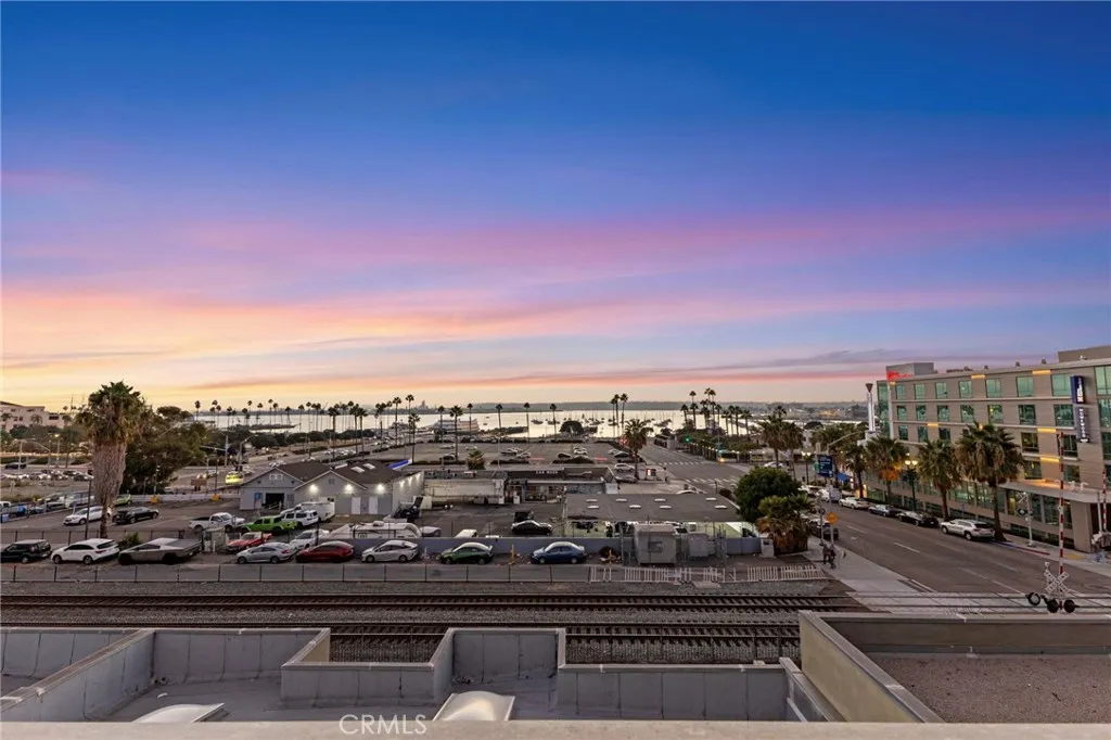 941 W Hawthorn 9, San Diego, California 92101 home-pic-31