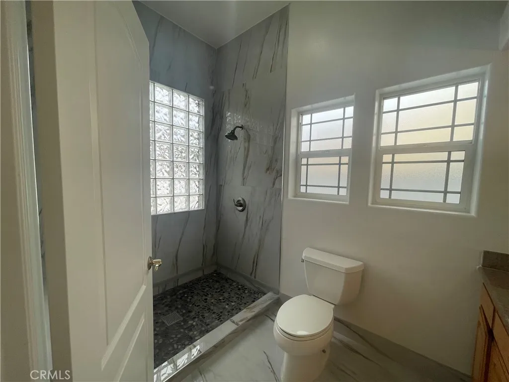 9457 Gotham, Downey, California 90241 home-pic-16