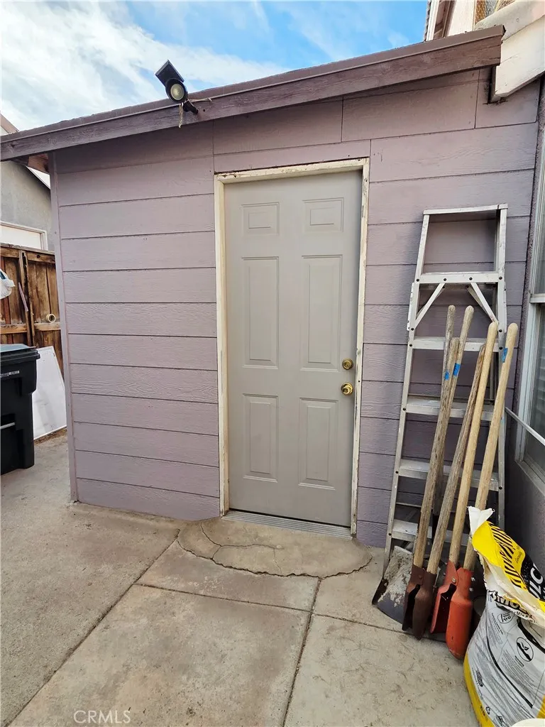 16339 Salinas, Victorville, California 92394 home-pic-33
