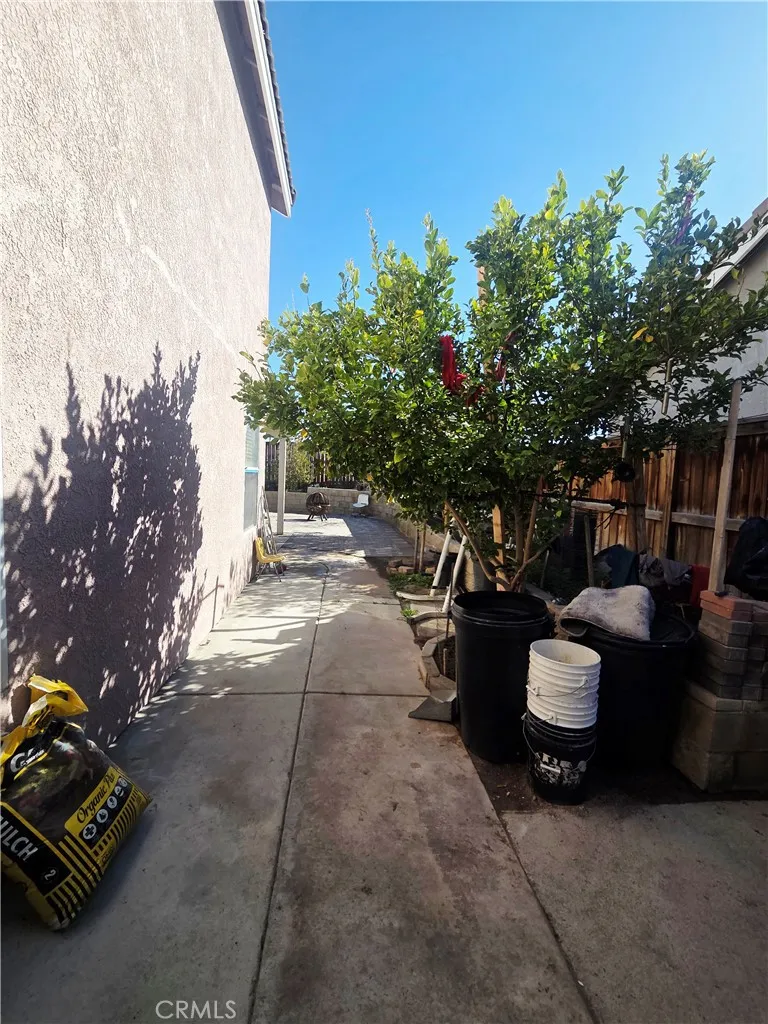 16339 Salinas, Victorville, California 92394 home-pic-32