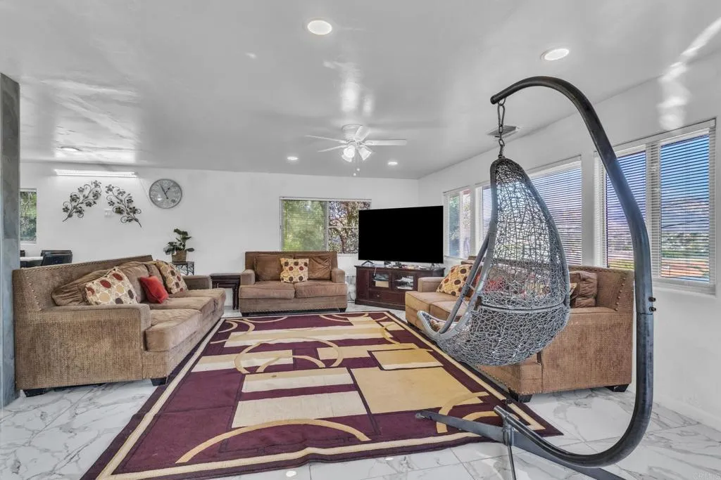 9518 Cypress St, Lakeside, California 92040 home-pic-4