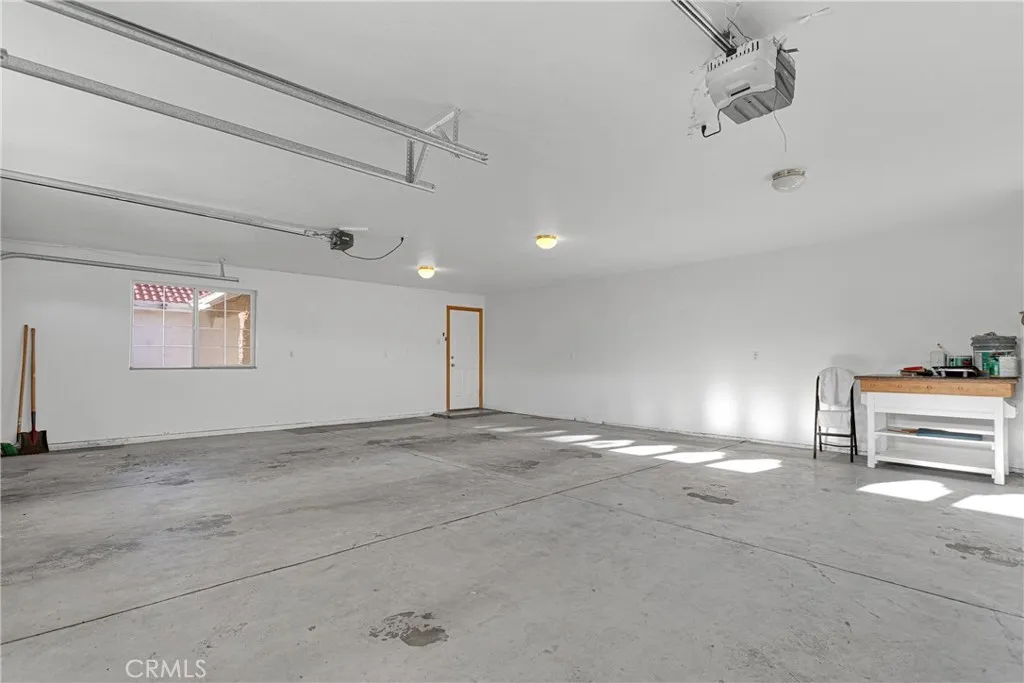 16620 Iwa, Apple Valley, California 92307 home-pic-36