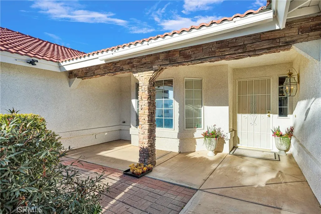 16620 Iwa, Apple Valley, California 92307 home-pic-2