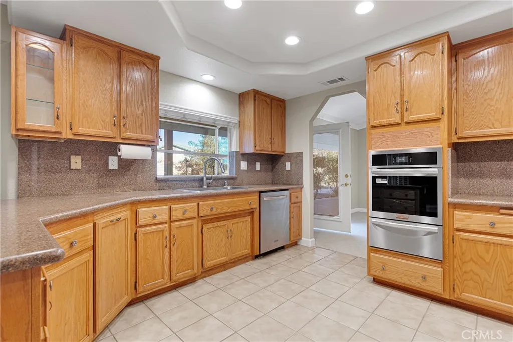16620 Iwa, Apple Valley, California 92307 home-pic-10