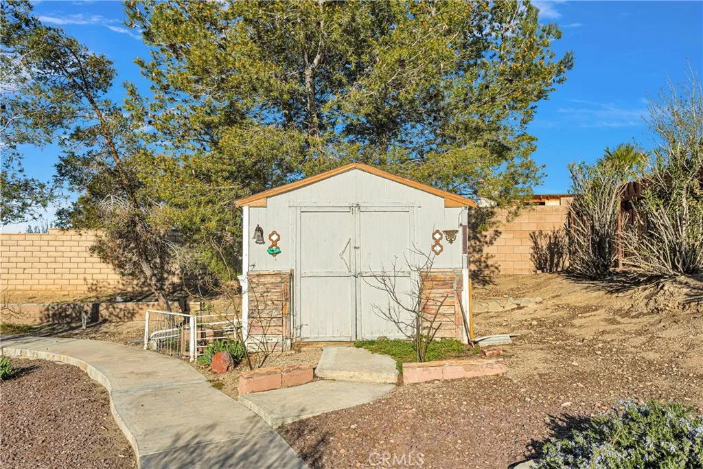 16620 Iwa, Apple Valley, California 92307 home-pic-42