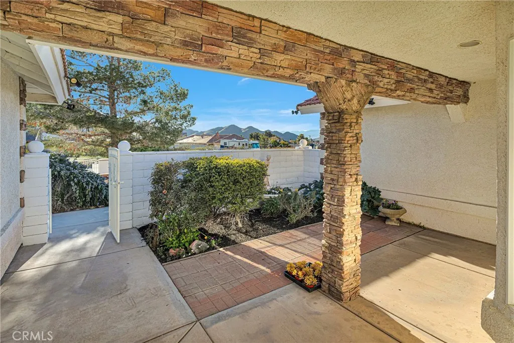16620 Iwa, Apple Valley, California 92307 home-pic-3