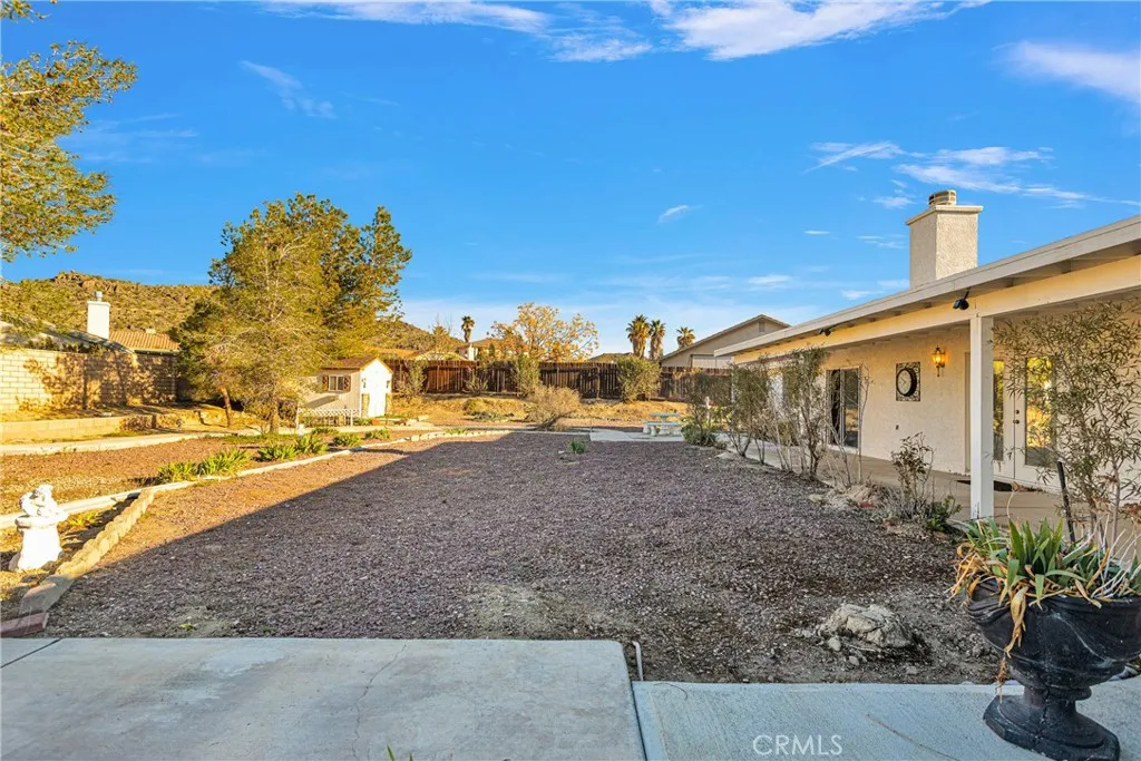 16620 Iwa, Apple Valley, California 92307 home-pic-38