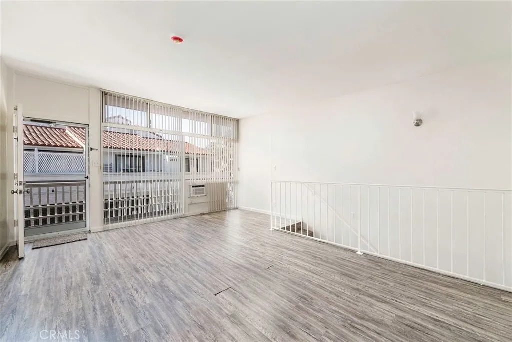 24 Roswell, Long Beach, California 90803 home-pic-6