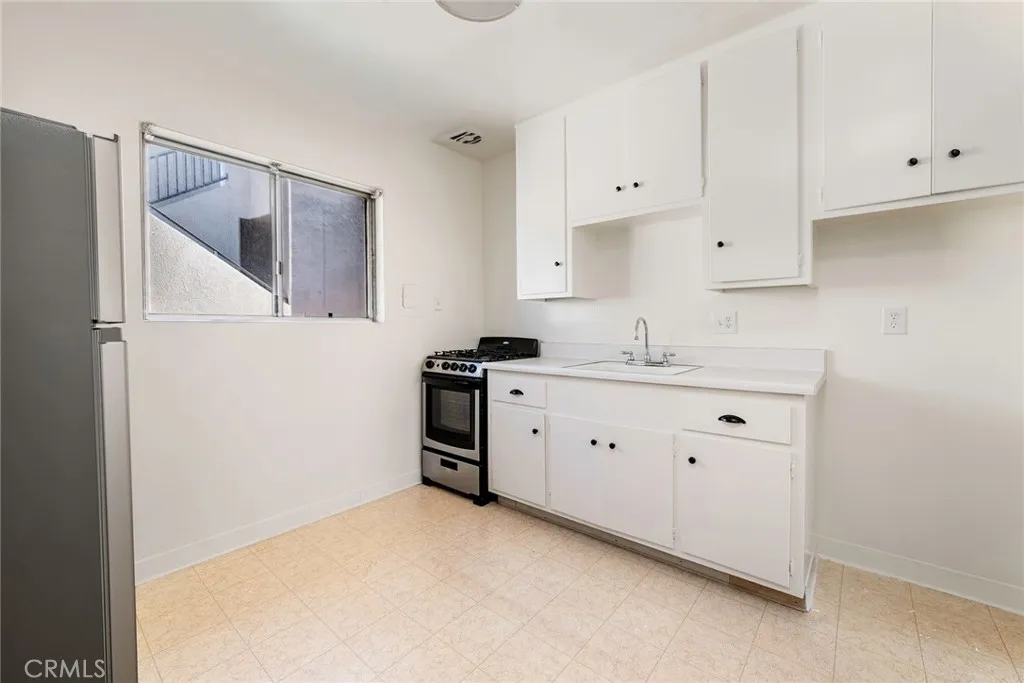 24 Roswell, Long Beach, California 90803 home-pic-7