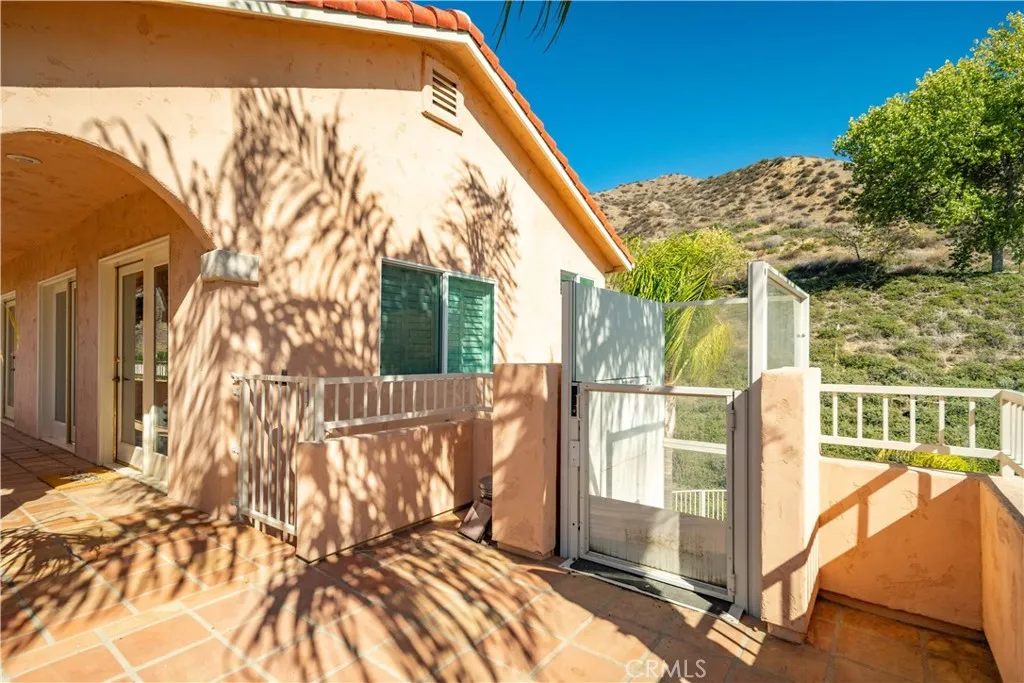 30040 San Francisquito Canyon, Saugus, California 91390 home-pic-49
