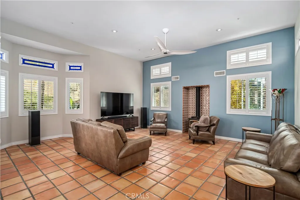 30040 San Francisquito Canyon, Saugus, California 91390 home-pic-22