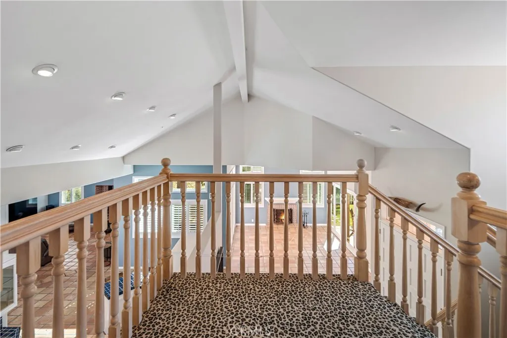 30040 San Francisquito Canyon, Saugus, California 91390 home-pic-33