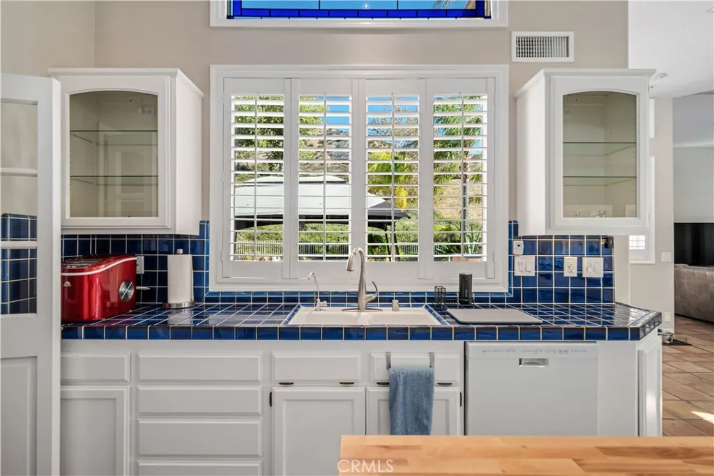 30040 San Francisquito Canyon, Saugus, California 91390 home-pic-19