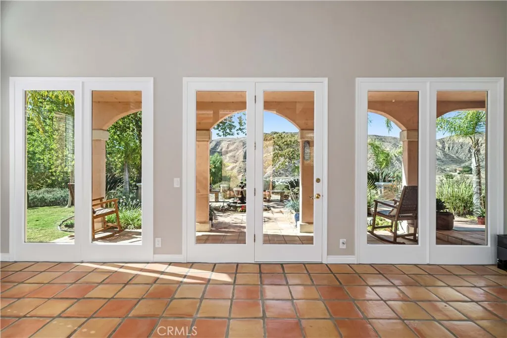 30040 San Francisquito Canyon, Saugus, California 91390 home-pic-15