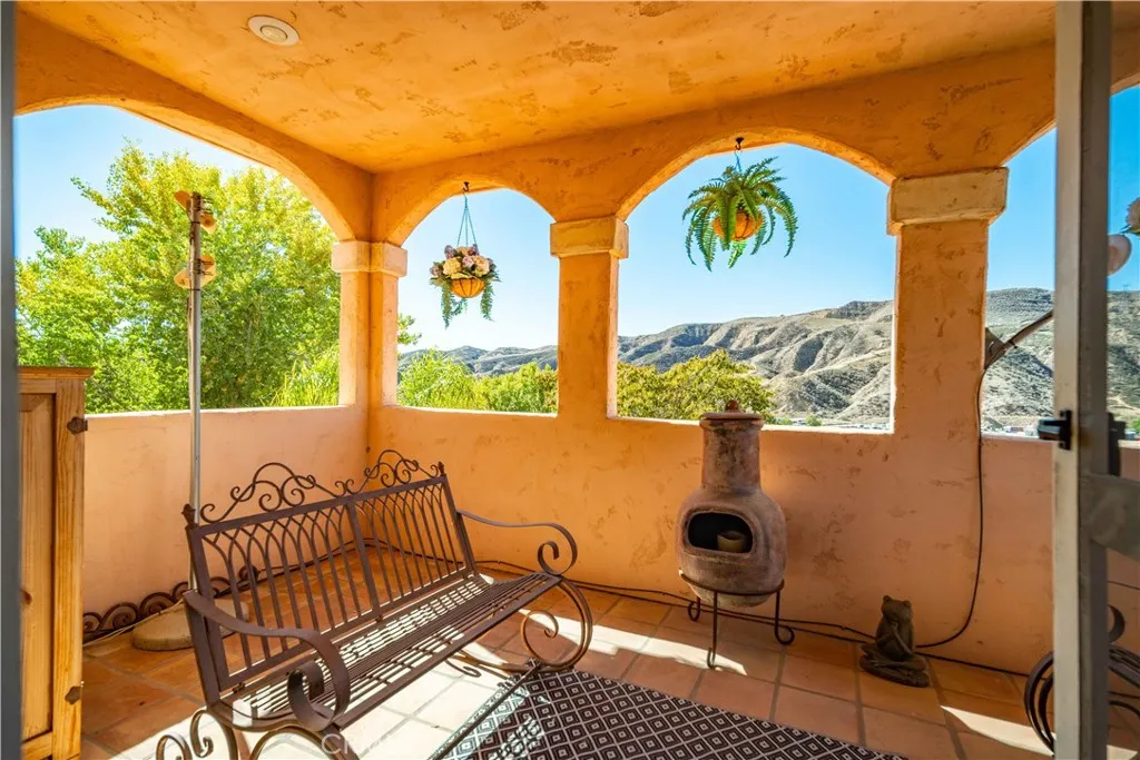 30040 San Francisquito Canyon, Saugus, California 91390 home-pic-42