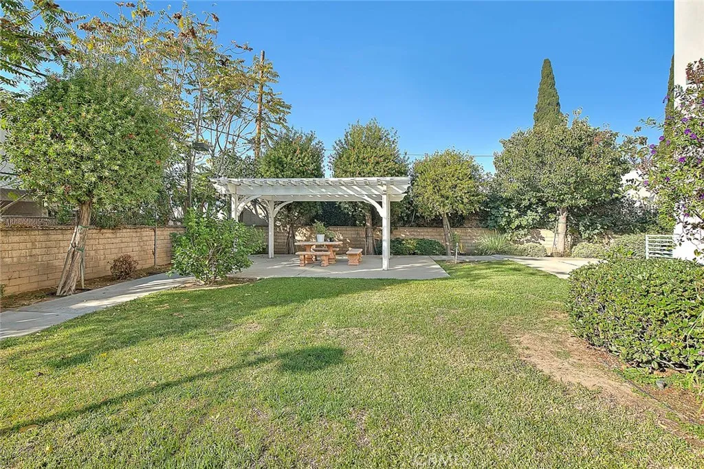 303 N Nicholson Avenue 108, Monterey Park, California 91755 home-pic-4
