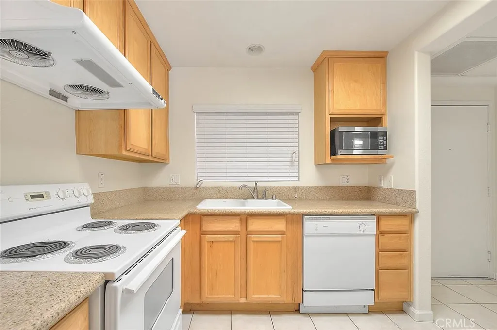 303 N Nicholson Avenue 108, Monterey Park, California 91755 home-pic-17