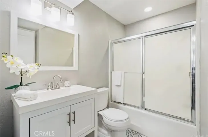 26972 Flo 305, Canyon Country, California 91351