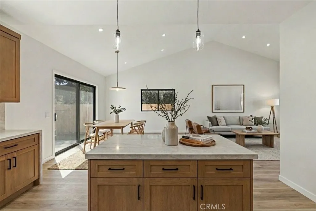 4208 New York Ave, La Crescenta, California 91214 home-pic-2