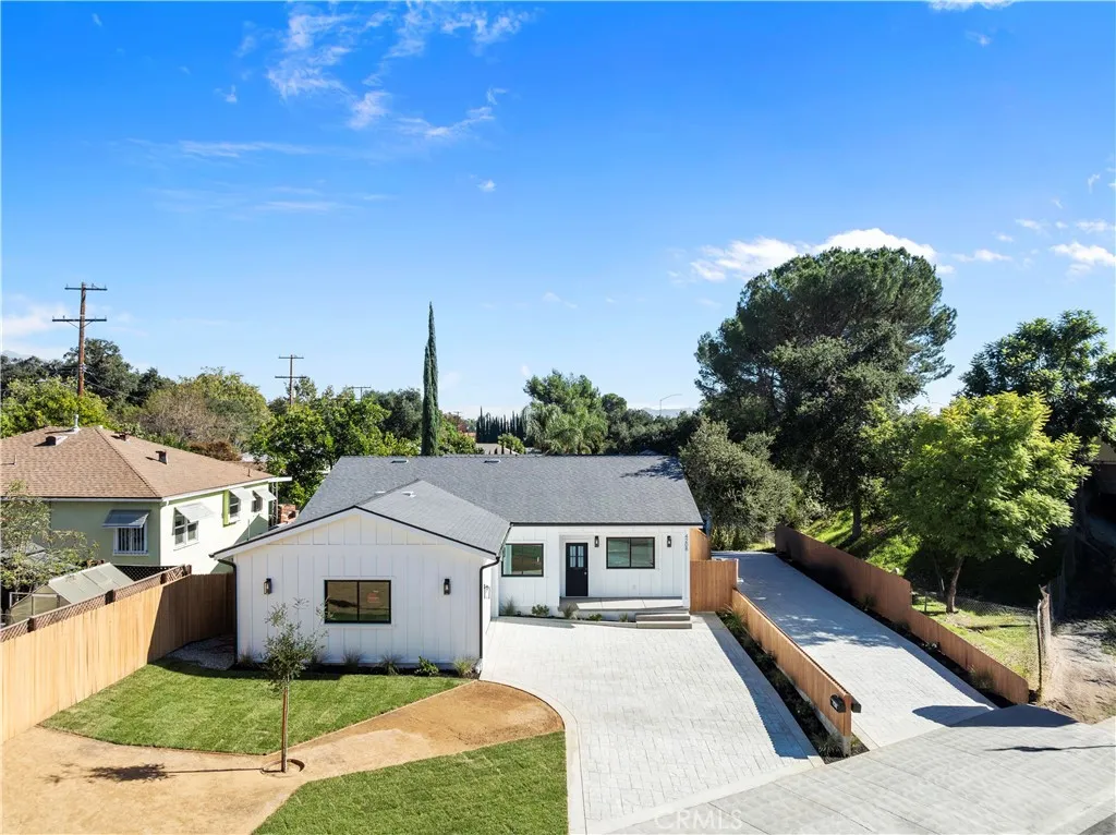 4208 New York Ave, La Crescenta, California 91214 home-pic-10